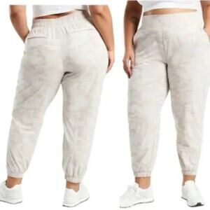 Athleta Brooklyn Camo Jogger Neutral Beige Size 24